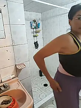 LaInsaciableIntensa online show from 8, 5, 2026
