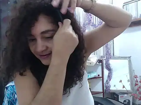 Snapshot of heyline_milf chatting on 6, 12, 2024 heyline milf online show from 6, 12, 2024