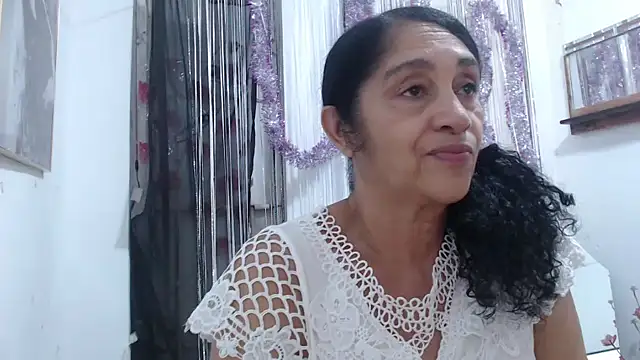 Snapshot of heyline_milf chatting on 7, 2, 2025 heyline milf online show from 7, 2, 2025