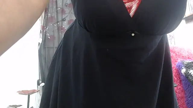 Snapshot of heyline_milf chatting on 13, 3, 2025 heyline milf online show from 13, 3, 2025