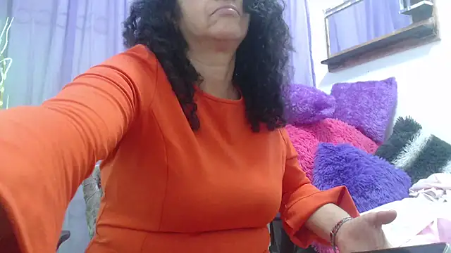 Snapshot of heyline_milf chatting on 7, 10, 2025 heyline milf online show from 7, 10, 2025