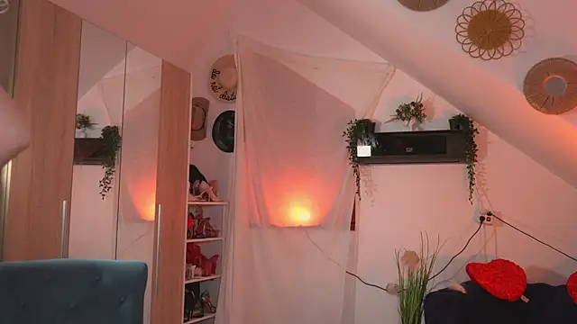 Amaliamour online show from 15, 11, 2025