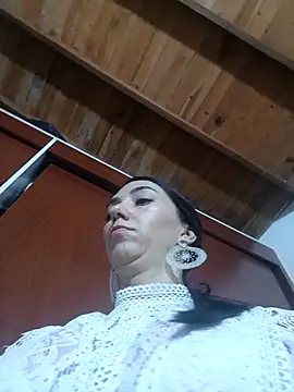 LunaZambrano online show from 5, 4, 2026