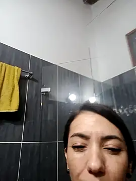 LunaZambrano online show from 10, 4, 2026