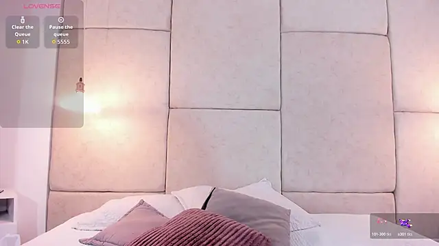 aisha vs online show from 5, 12, 2025