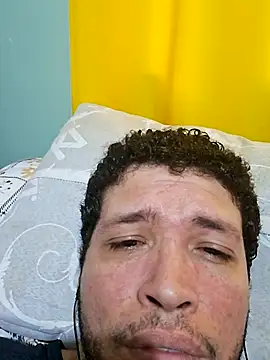 Snapshot of Mael220 chatting on 27, 10, 2025 Mael220 online show from 27, 10, 2025