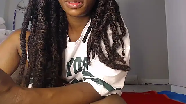 Snapshot of lolaslatary1 chatting on 28, 10, 2025 lolaslatary1 online show from 28, 10, 2025