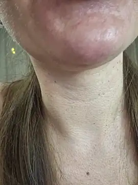 Snapshot of KamaSons chatting on 5, 4, 2026 KamaSons online show from 5, 4, 2026