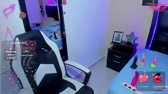 Snapshot of mila_katts chatting on 22, 1, 2025 mila katts online show from 22, 1, 2025