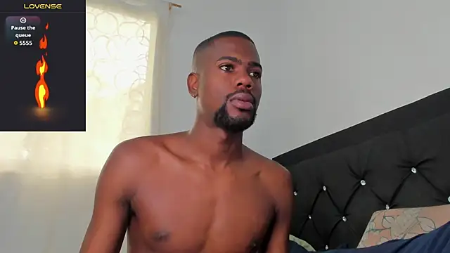 Snapshot of santi_brown chatting on 2, 12, 2025 santi brown online show from 2, 12, 2025