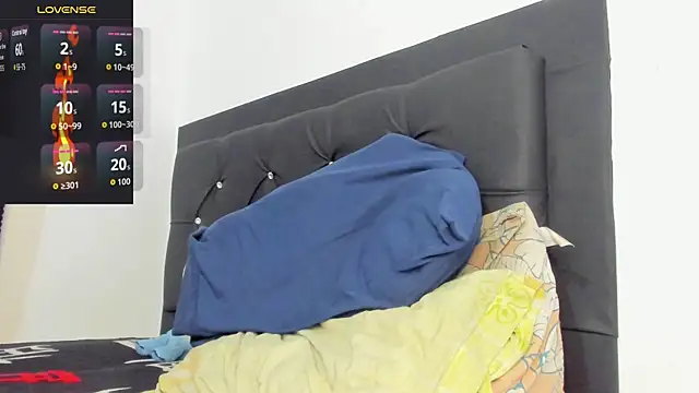 Snapshot of santi_brown chatting on 6, 1, 2026 santi brown online show from 6, 1, 2026