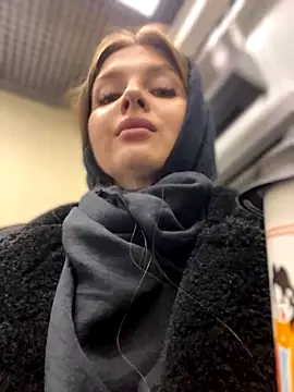 Snapshot of KrisMagnoly chatting on 5, 11, 2025 KrisMagnoly online show from 5, 11, 2025