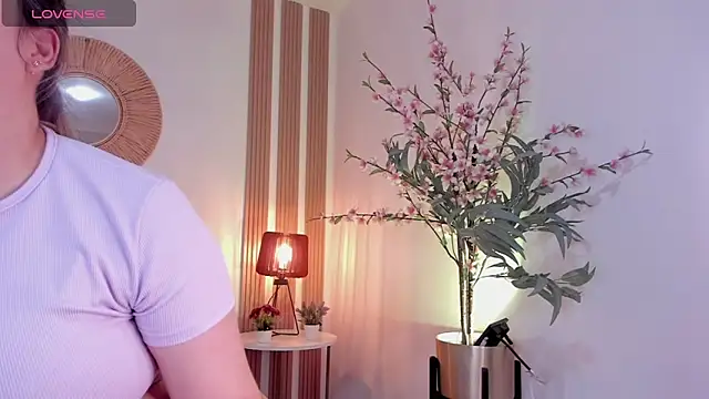 Antonellachic73 online show from 15, 9, 2025