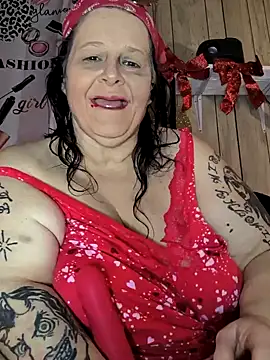 Snapshot of davisdesires@xh chatting on 11, 2, 2025 davisdesiresxh online show from 11, 2, 2025
