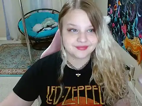 Snapshot of Emihaze chatting on 22, 3, 2025 Emihaze online show from 22, 3, 2025