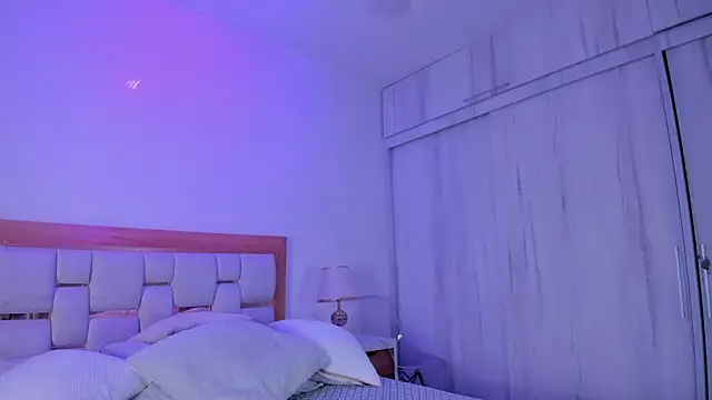 mia hank online show from 13, 2, 2026