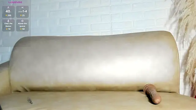 hersheybanks23 online show from 27, 1, 2025