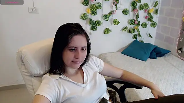 Snapshot of tania_sweet__ chatting on 24, 9, 2025 tania sweet   online show from 24, 9, 2025