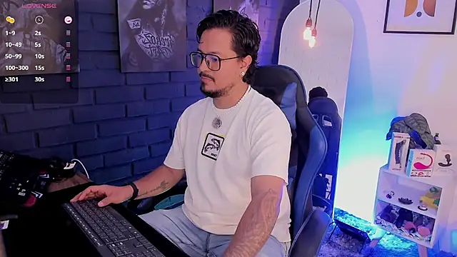 Snapshot of DaviidEvans_ chatting on 5, 3, 2026 DaviidEvans online show from 5, 3, 2026