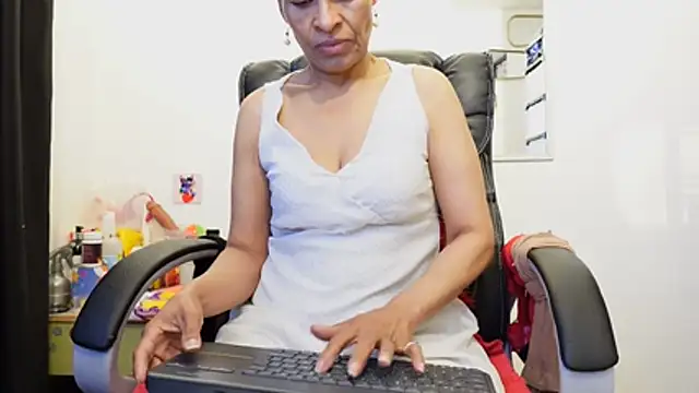Snapshot of Aries_Mature chatting on 9, 7, 2026 Aries Mature online show from 9, 7, 2026
