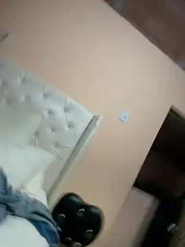 Tayra Siny online show from 4, 2, 2026