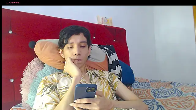 Snapshot of LAICK_01 chatting on 22, 4, 2026 LAICK 01 online show from 22, 4, 2026