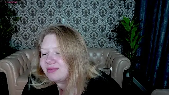 Snapshot of Tinker_Belll chatting on 24, 9, 2025 Tinker Belll online show from 24, 9, 2025