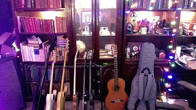 BeardedBear999 online show from 8, 9, 2025