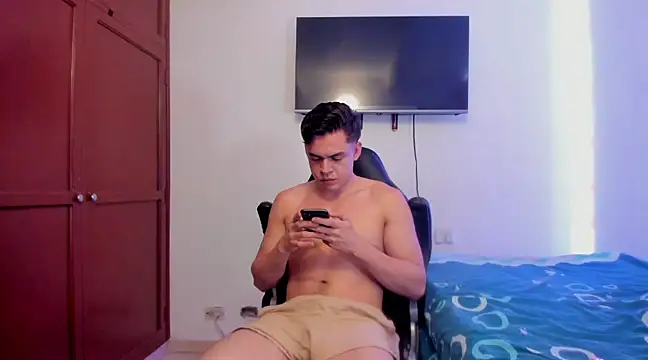 Lucian Gomez  online show from 5, 3, 2025