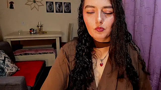 emma luxy online show from 11, 4, 2026