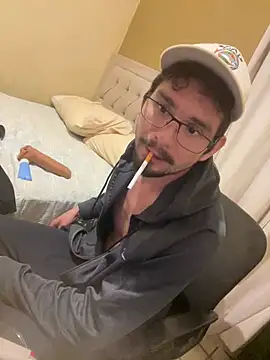 Snapshot of Tomthelong chatting on 6, 2, 2025 Tomthelong online show from 6, 2, 2025