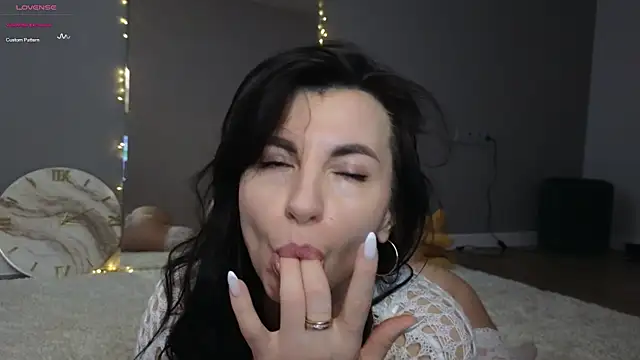 Snapshot of Mary_love16 chatting on 8, 3, 2025 Mary love16 online show from 8, 3, 2025
