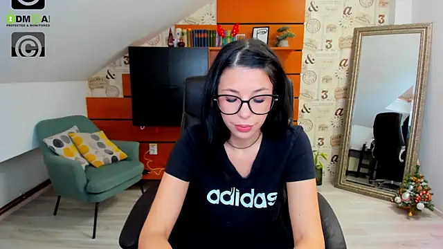 EmillyTaylor online show from 20, 12, 2024