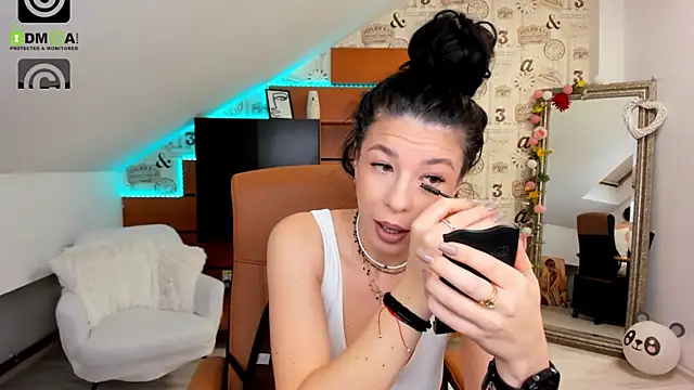 EmillyTaylor online show from 23, 10, 2025