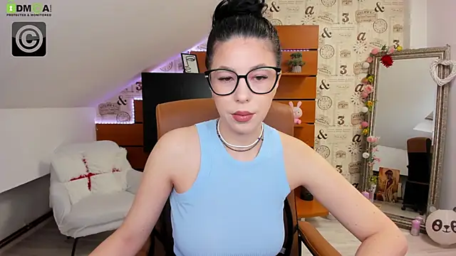 Snapshot of EmillyTaylor chatting on 13, 3, 2026 EmillyTaylor online show from 13, 3, 2026