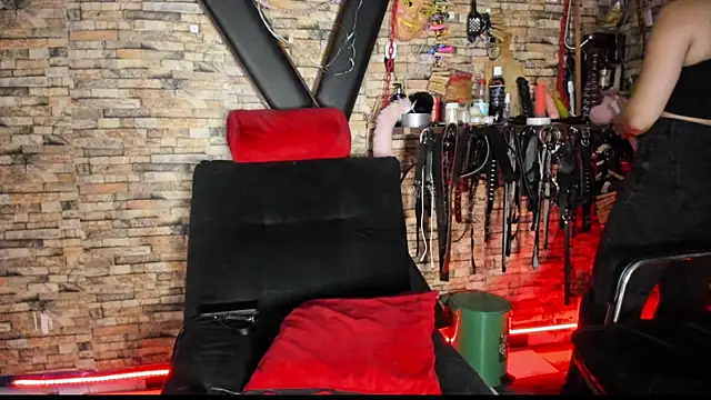 Snapshot of Liltildeman_moon chatting on 15, 2, 2026 Liltildeman moon online show from 15, 2, 2026