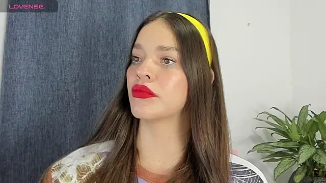 Snapshot of zoe69x chatting on 6, 2, 2025 zoe69x online show from 6, 2, 2025