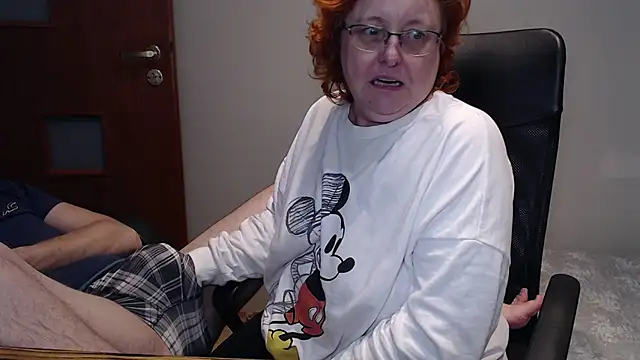 Snapshot of JoannaAndNeighbour chatting on 6, 2, 2025 JoannaAndNeighbour online show from 6, 2, 2025