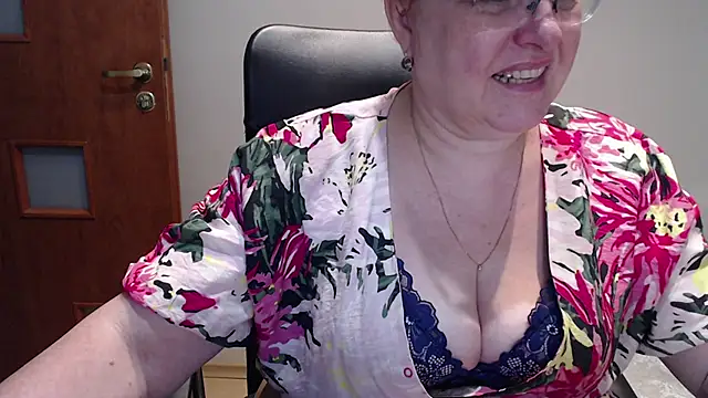 Snapshot of JoannaAndNeighbour chatting on 7, 2, 2025 JoannaAndNeighbour online show from 7, 2, 2025