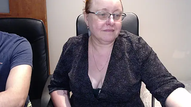 Snapshot of JoannaAndNeighbour chatting on 9, 2, 2025 JoannaAndNeighbour online show from 9, 2, 2025