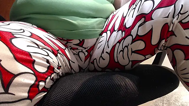 Snapshot of JoannaAndNeighbour chatting on 18, 2, 2025 JoannaAndNeighbour online show from 18, 2, 2025