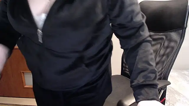 Snapshot of JoannaAndNeighbour chatting on 25, 2, 2025 JoannaAndNeighbour online show from 25, 2, 2025