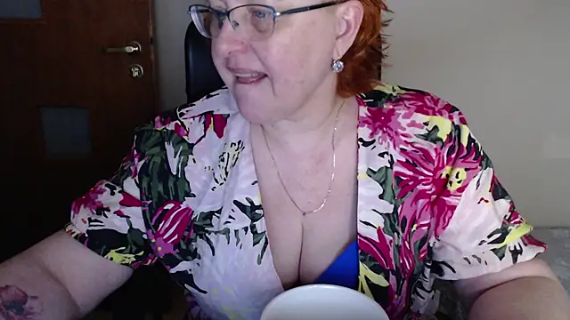 Snapshot of JoannaAndNeighbour chatting on 3, 3, 2025 JoannaAndNeighbour online show from 3, 3, 2025