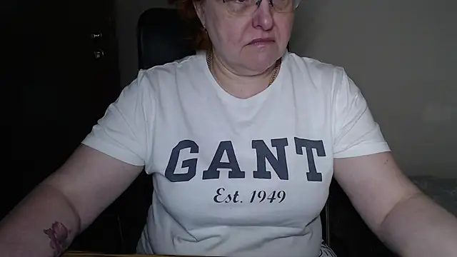 Snapshot of JoannaAndNeighbour chatting on 4, 3, 2025 JoannaAndNeighbour online show from 4, 3, 2025