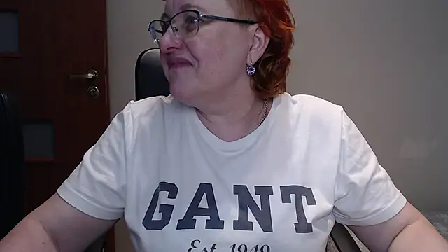 Snapshot of JoannaAndNeighbour chatting on 4, 3, 2025 JoannaAndNeighbour online show from 4, 3, 2025