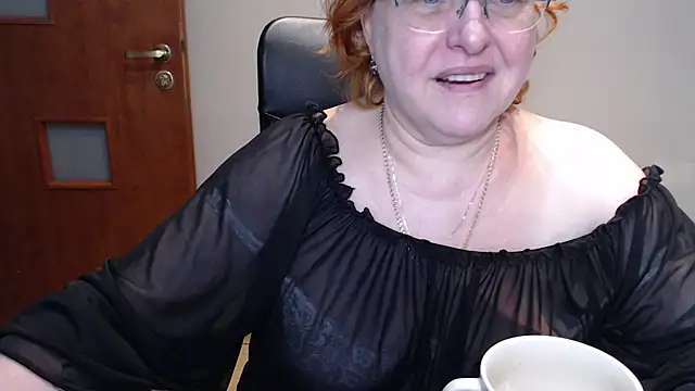 Snapshot of JoannaAndNeighbour chatting on 12, 3, 2025 JoannaAndNeighbour online show from 12, 3, 2025