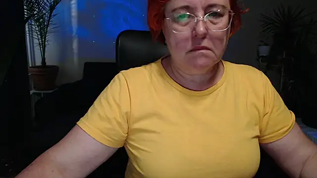 Snapshot of JoannaAndNeighbour chatting on 11, 9, 2025 JoannaAndNeighbour online show from 11, 9, 2025