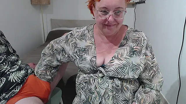 Snapshot of JoannaAndNeighbour chatting on 21, 9, 2025 JoannaAndNeighbour online show from 21, 9, 2025