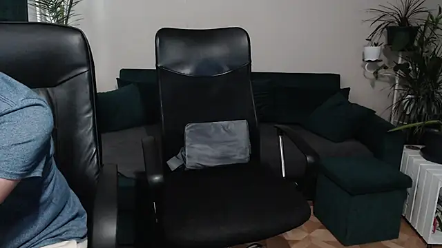 Snapshot of JoannaAndNeighbour chatting on 3, 10, 2025 JoannaAndNeighbour online show from 3, 10, 2025