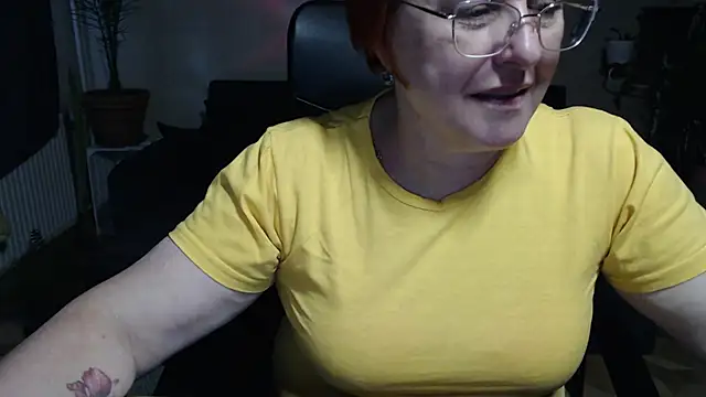 Snapshot of JoannaAndNeighbour chatting on 21, 10, 2025 JoannaAndNeighbour online show from 21, 10, 2025